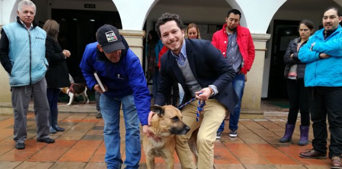 Foto Alcalde con perro Rendición de cuentas