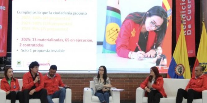 La Alcaldesa Local y su equipo de trabajo en la rendición de cuentas 2025